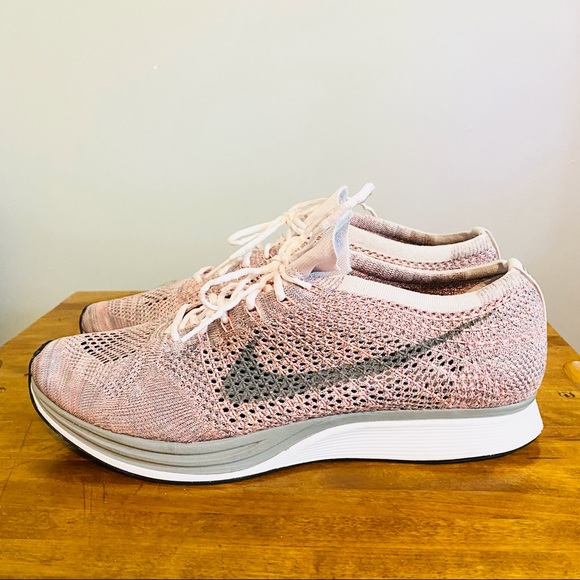 flyknit racer strawberry
